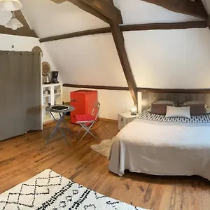 Espace Familial En étage Avec 2 Et Des Sanitaires Privés Salviac
