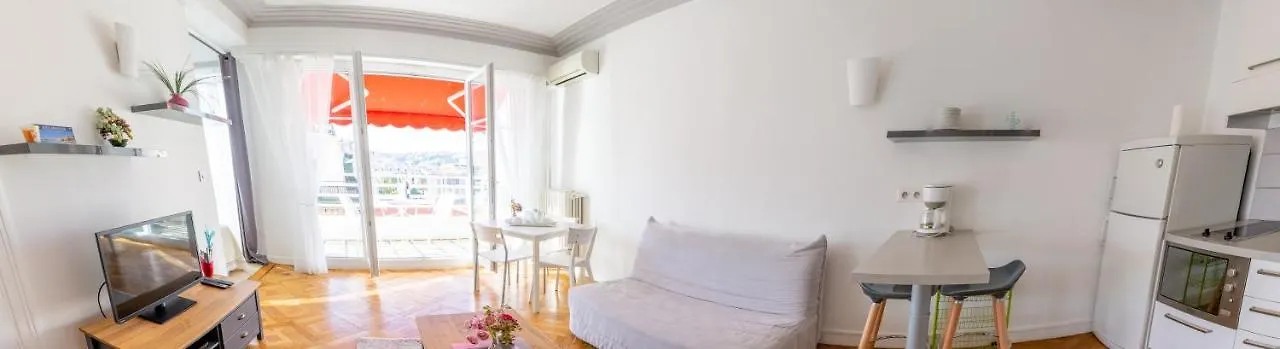 Lovely Apartment Near The Sea 25 Bis Promenade Des Anglais Ницца